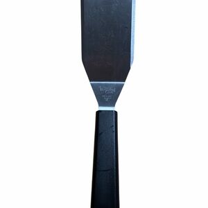 Pampered Chef Black and Silver Spatula